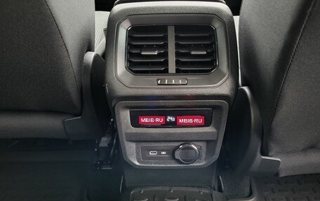 Volkswagen Tiguan II, 2021 год, 3 350 000 рублей, 28 фотография