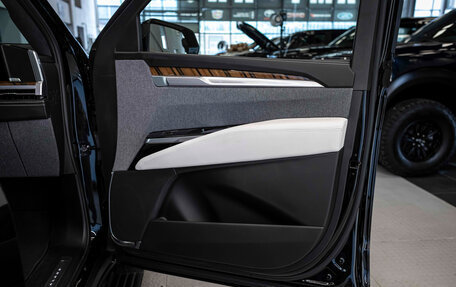 Cadillac Escalade V, 2024 год, 17 500 000 рублей, 22 фотография