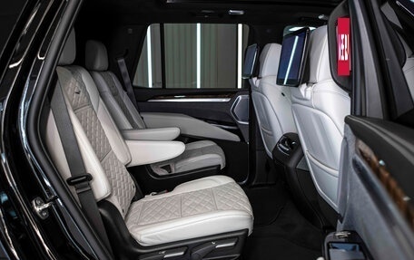 Cadillac Escalade V, 2024 год, 17 500 000 рублей, 21 фотография