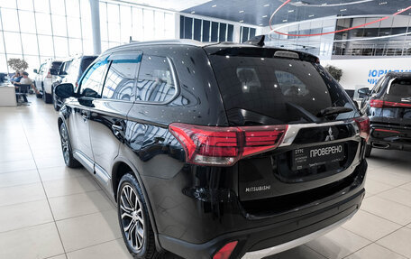Mitsubishi Outlander III рестайлинг 3, 2018 год, 2 150 000 рублей, 7 фотография