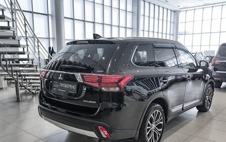 Mitsubishi Outlander III рестайлинг 3, 2018 год, 2 150 000 рублей, 5 фотография