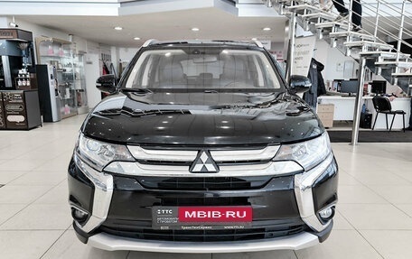 Mitsubishi Outlander III рестайлинг 3, 2018 год, 2 150 000 рублей, 2 фотография
