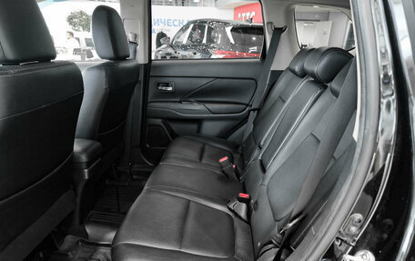 Mitsubishi Outlander III рестайлинг 3, 2018 год, 2 150 000 рублей, 12 фотография