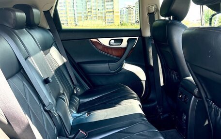 Infiniti QX70, 2014 год, 2 690 000 рублей, 13 фотография