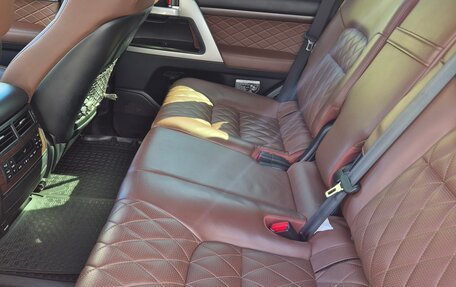 Toyota Land Cruiser 200, 2017 год, 6 300 000 рублей, 31 фотография