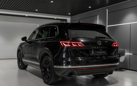 Volkswagen Touareg III, 2018 год, 4 200 000 рублей, 4 фотография