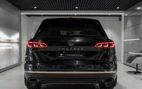 Volkswagen Touareg III, 2018 год, 4 200 000 рублей, 6 фотография