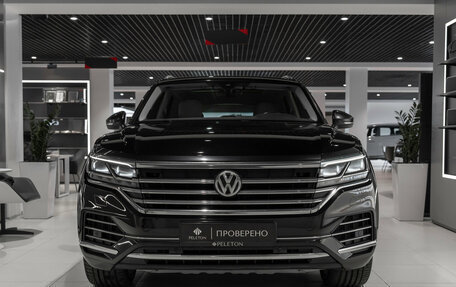 Volkswagen Touareg III, 2018 год, 4 200 000 рублей, 3 фотография