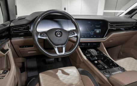 Volkswagen Touareg III, 2018 год, 4 200 000 рублей, 7 фотография