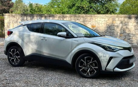 Toyota C-HR I рестайлинг, 2021 год, 2 010 530 рублей, 3 фотография