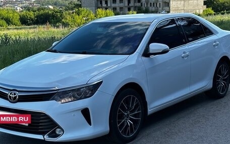 Toyota Camry, 2018 год, 2 100 000 рублей, 2 фотография