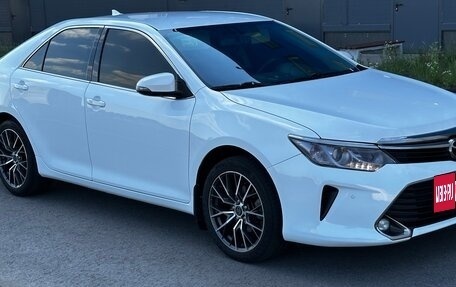 Toyota Camry, 2018 год, 2 100 000 рублей, 3 фотография