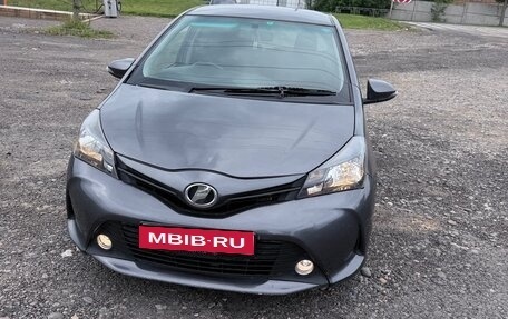 Toyota Vitz, 2015 год, 730 000 рублей, 1 фотография