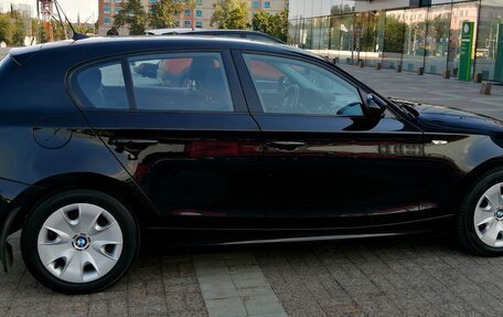 BMW 1 серия, 2011 год, 990 000 рублей, 6 фотография