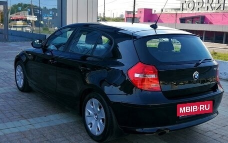 BMW 1 серия, 2011 год, 990 000 рублей, 4 фотография