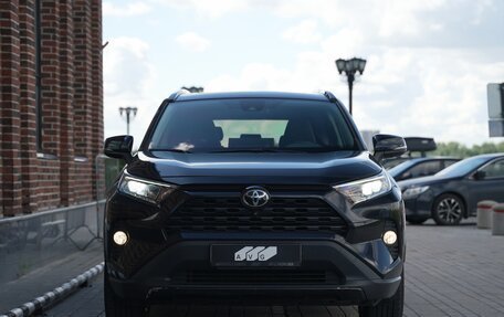 Toyota RAV4, 2020 год, 3 000 000 рублей, 2 фотография