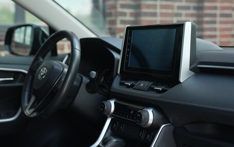 Toyota RAV4, 2020 год, 3 000 000 рублей, 13 фотография