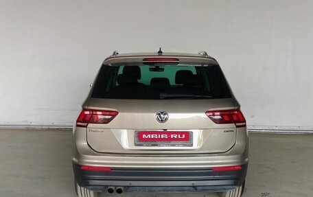 Volkswagen Tiguan II, 2018 год, 2 950 000 рублей, 5 фотография