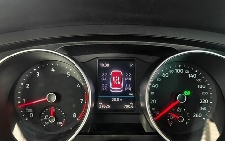Volkswagen Tiguan II, 2018 год, 2 950 000 рублей, 13 фотография