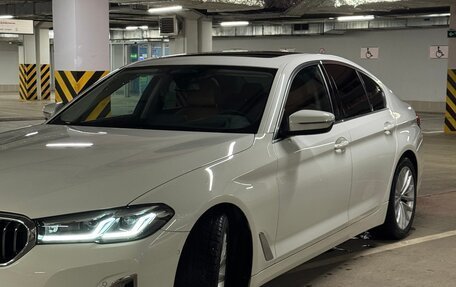 BMW 5 серия, 2021 год, 3 850 000 рублей, 3 фотография