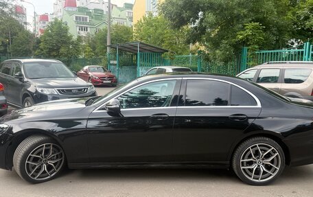 Mercedes-Benz E-Класс, 2020 год, 3 100 000 рублей, 4 фотография