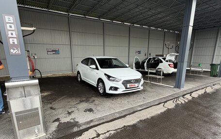 Hyundai Solaris II рестайлинг, 2018 год, 1 500 000 рублей, 3 фотография