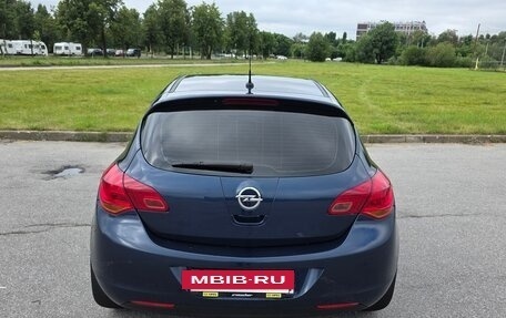 Opel Astra J, 2011 год, 650 000 рублей, 4 фотография