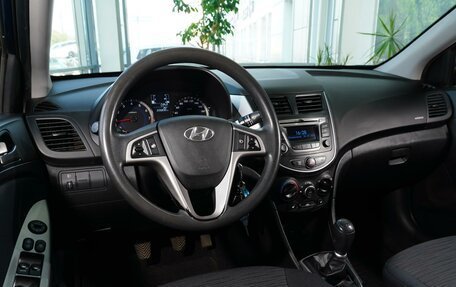 Hyundai Solaris II рестайлинг, 2015 год, 849 000 рублей, 6 фотография