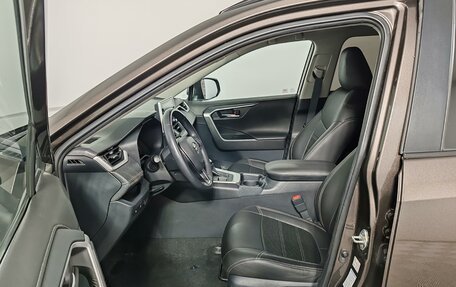 Toyota RAV4, 2020 год, 2 849 000 рублей, 16 фотография