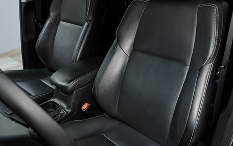 Toyota RAV4, 2015 год, 1 837 000 рублей, 12 фотография