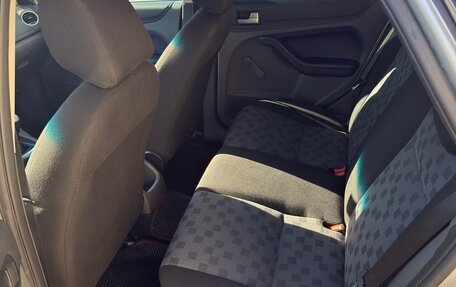 Ford Focus II рестайлинг, 2005 год, 350 000 рублей, 18 фотография