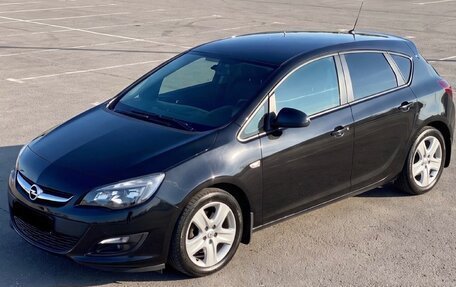 Opel Astra J, 2011 год, 700 000 рублей, 2 фотография