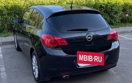 Opel Astra J, 2011 год, 700 000 рублей, 3 фотография