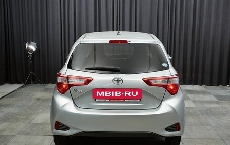 Toyota Vitz, 2018 год, 877 000 рублей, 5 фотография