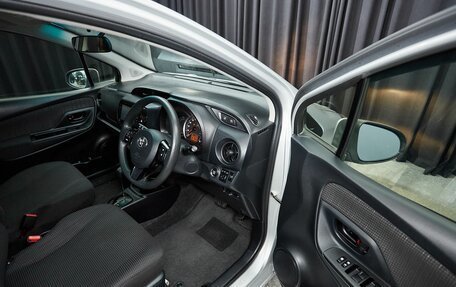 Toyota Vitz, 2018 год, 877 000 рублей, 10 фотография