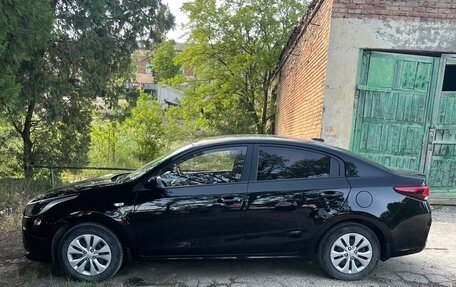 KIA Rio IV, 2018 год, 1 200 000 рублей, 1 фотография