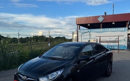 Hyundai Solaris II рестайлинг, 2013 год, 430 000 рублей, 2 фотография