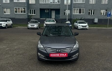 Hyundai Solaris II рестайлинг, 2015 год, 770 000 рублей, 3 фотография