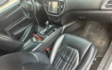 Maserati Ghibli, 2013 год, 2 350 000 рублей, 11 фотография