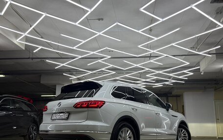 Volkswagen Touareg III, 2019 год, 3 900 000 рублей, 4 фотография