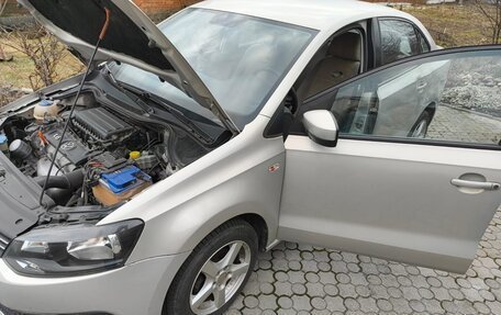 Volkswagen Polo VI (EU Market), 2011 год, 850 000 рублей, 6 фотография