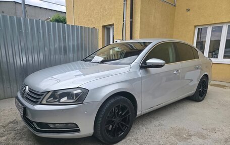 Volkswagen Passat B7, 2011 год, 950 000 рублей, 4 фотография