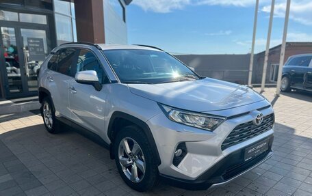 Toyota RAV4, 2021 год, 3 200 000 рублей, 3 фотография