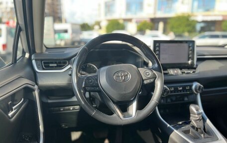 Toyota RAV4, 2021 год, 3 200 000 рублей, 10 фотография