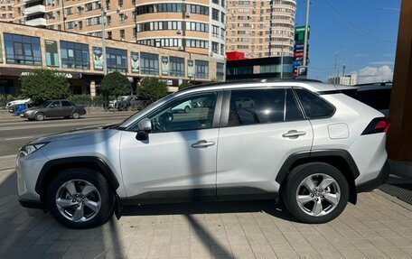 Toyota RAV4, 2021 год, 3 200 000 рублей, 8 фотография