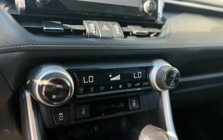 Toyota RAV4, 2021 год, 3 200 000 рублей, 13 фотография
