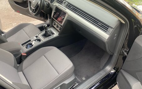 Volkswagen Passat B8 рестайлинг, 2018 год, 2 370 000 рублей, 13 фотография