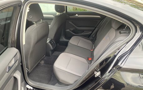 Volkswagen Passat B8 рестайлинг, 2018 год, 2 370 000 рублей, 12 фотография