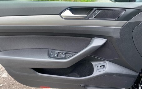 Volkswagen Passat B8 рестайлинг, 2018 год, 2 370 000 рублей, 14 фотография