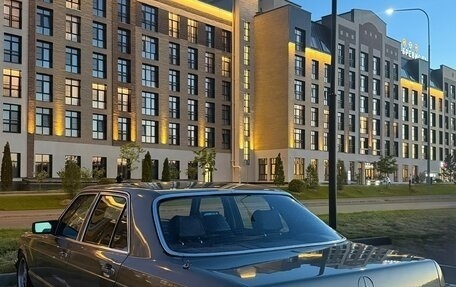 Mercedes-Benz S-Класс, 1984 год, 2 000 000 рублей, 2 фотография